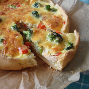 Quiche cu pui si brocoli